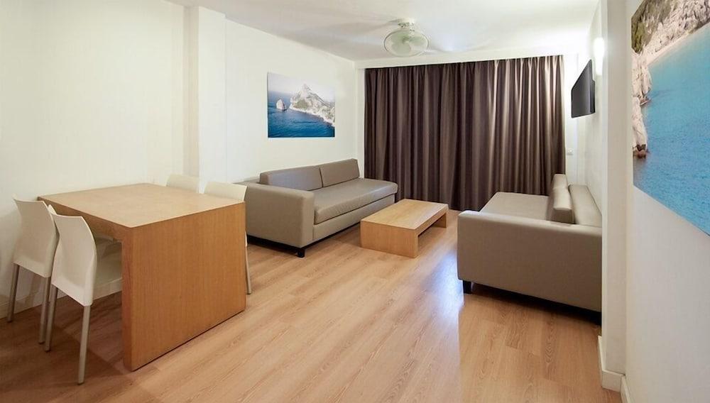 Apartamentos Sol Y Vera Magaluf  Bagian luar foto
