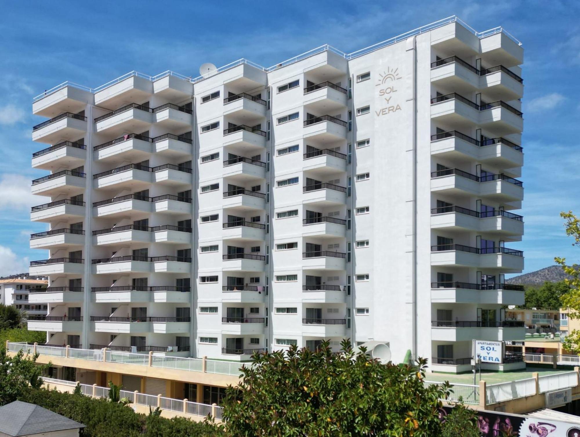 Apartamentos Sol Y Vera Magaluf  Bagian luar foto